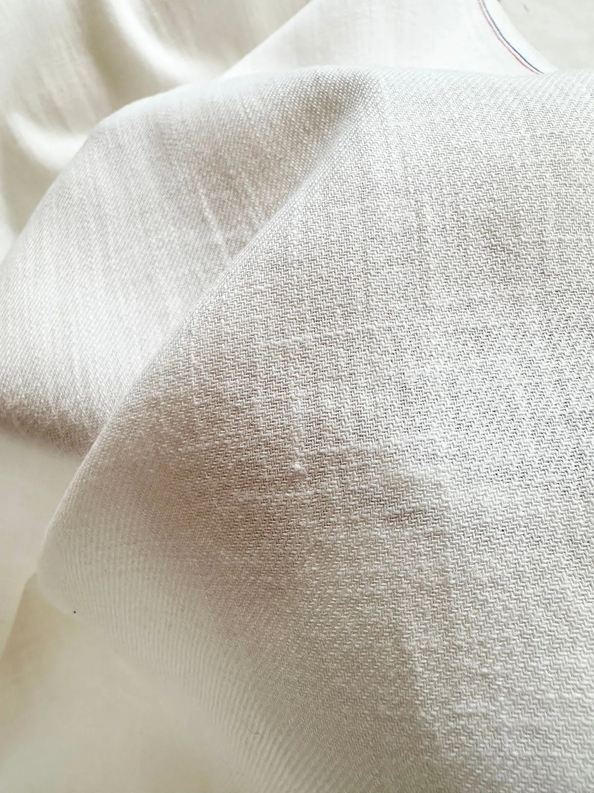 Summer White Cotton Linen with Selvedge Interest